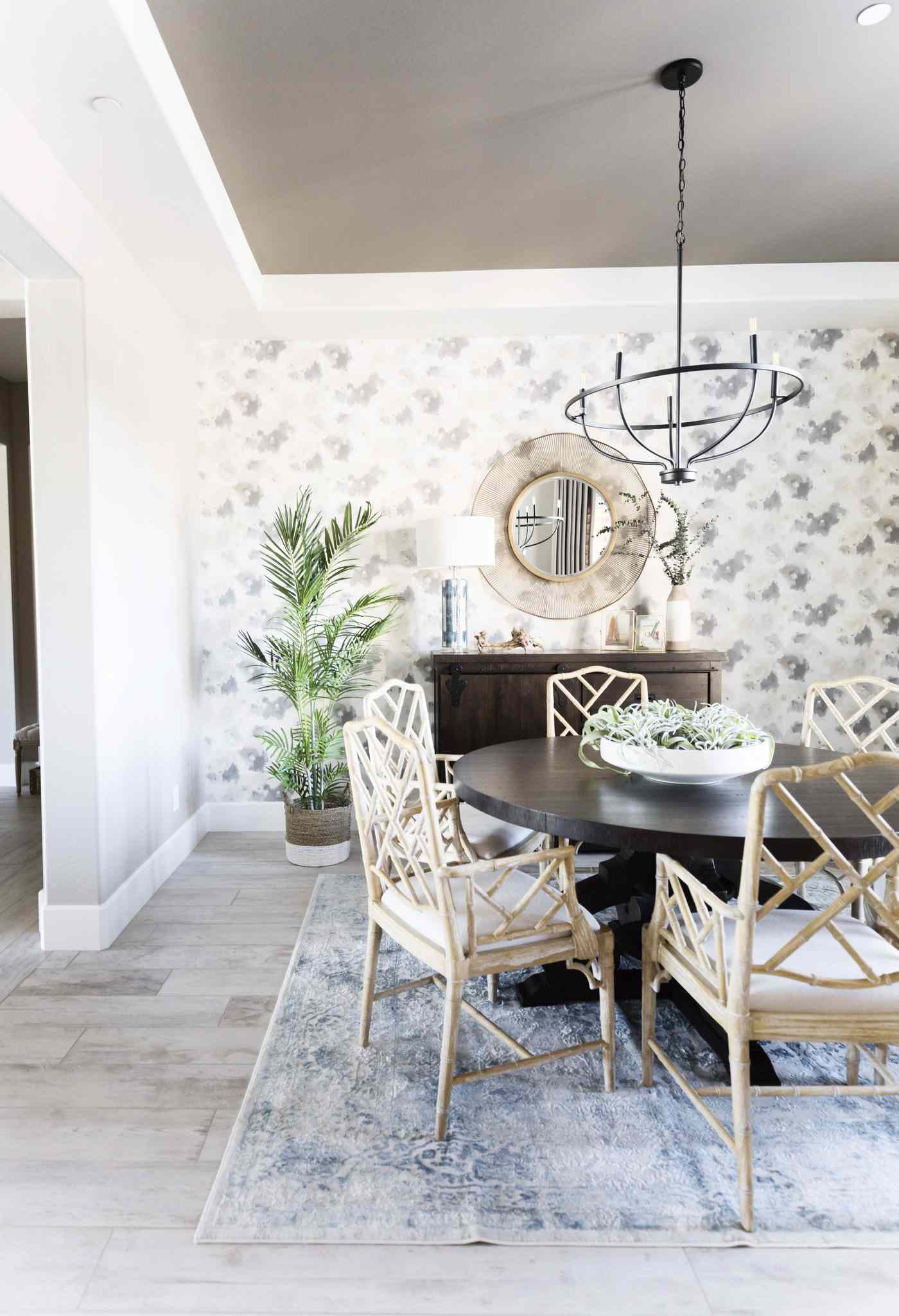 Dining room accent wall wallpaper